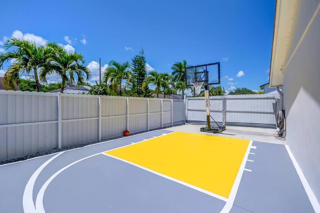 فيلا Miami Luxury House W Heated Pool & Jacuzzi المظهر الخارجي الصورة